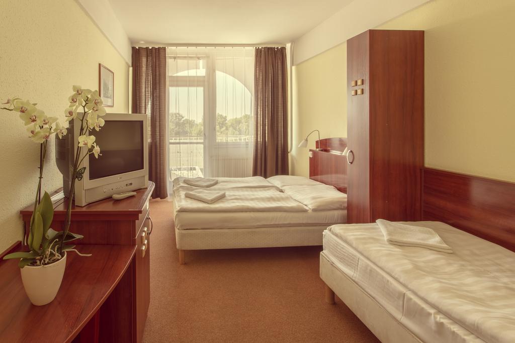 Silver Beach Resort Zamárdi Εξωτερικό φωτογραφία